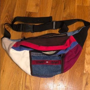 Vintage Tommy Hilfiger fanny pack